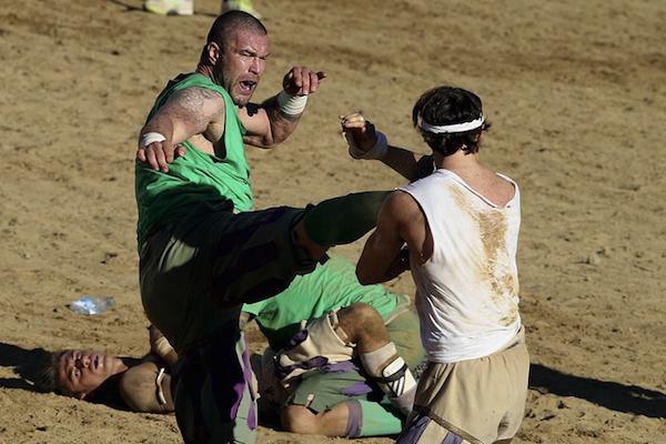 calcio-storico-might-be-the-most-brutal-sport-on-the-planet-31-photos-video-10