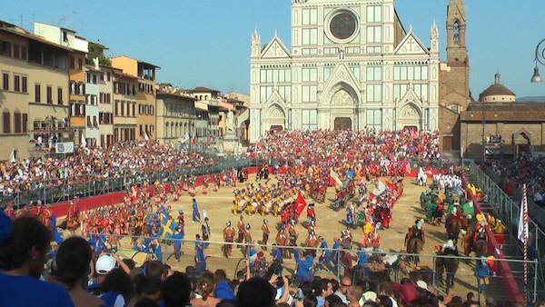 calcio-storico-might-be-the-most-brutal-sport-on-the-planet-31-photos-video-25