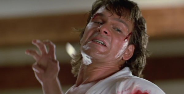 road-house-patrick-swayze-dawson-larynx-attack-rip-out