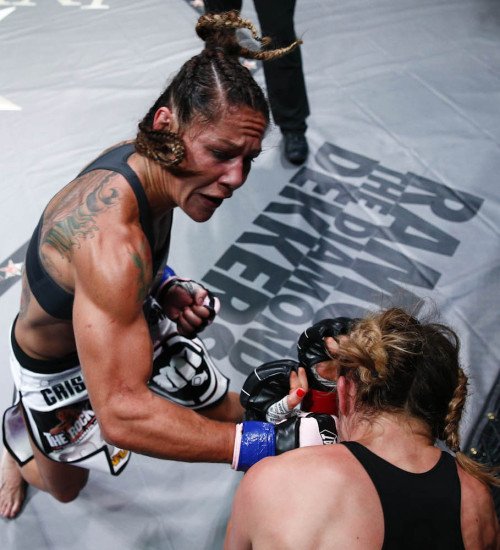 Cris Cyborg Justino vs Marloes Coenen