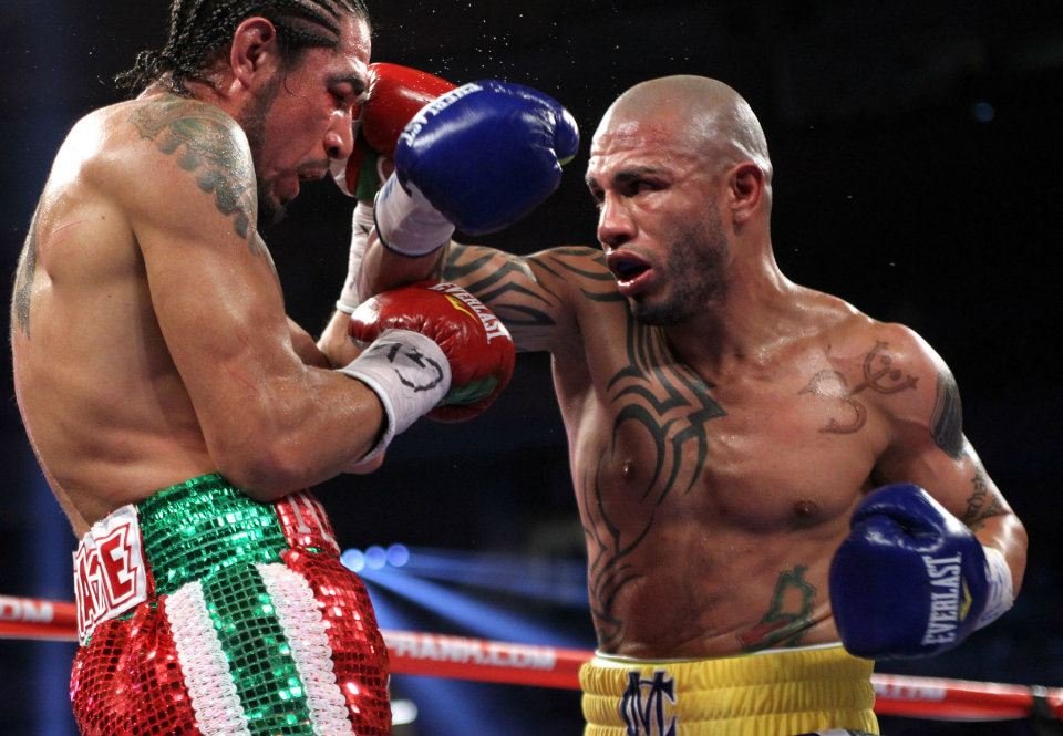 Cotto going to work on Margarito in the rematch 