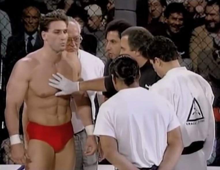 royce-gracie-vs-ken-shamrock-ufc1