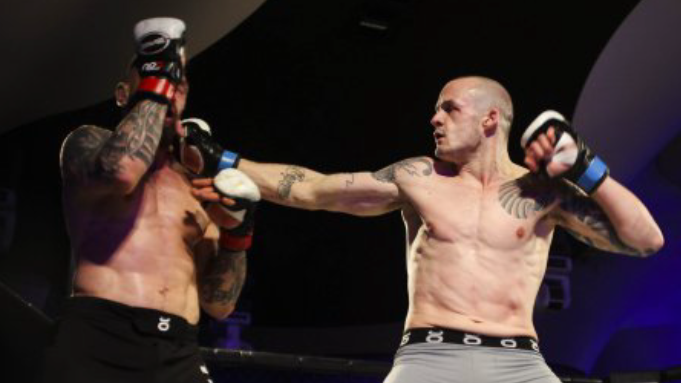 Josh Herdman (right) in his fight with Janusz Walachowski. 