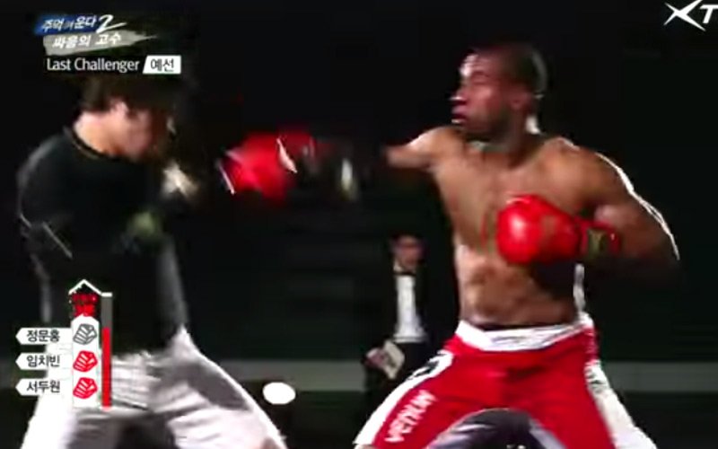 bodybuilder-vs-mma-fighter