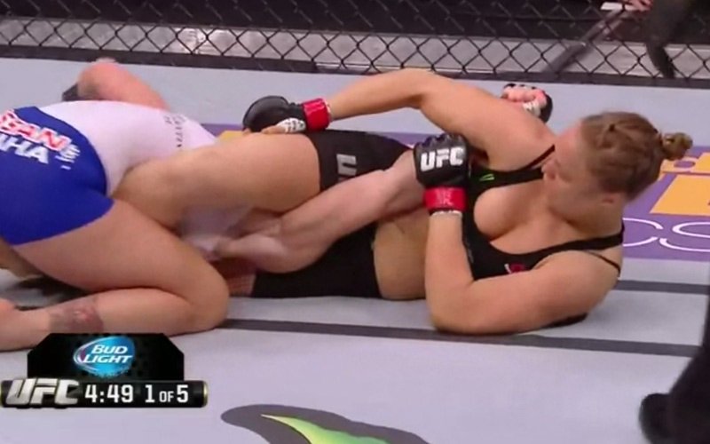 ronda-vs-cat-zingano