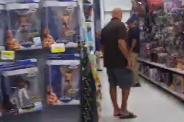 Father-catches-an-alleged-pervert-secretly-photographing-his-daughter-inside-a-Dallas-WalmartRead-more-at