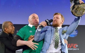 mcgregor-steals-aldos-belt