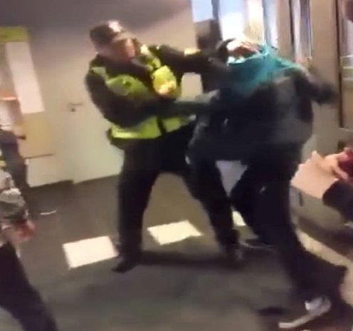 Cop get beat up by drunk teen