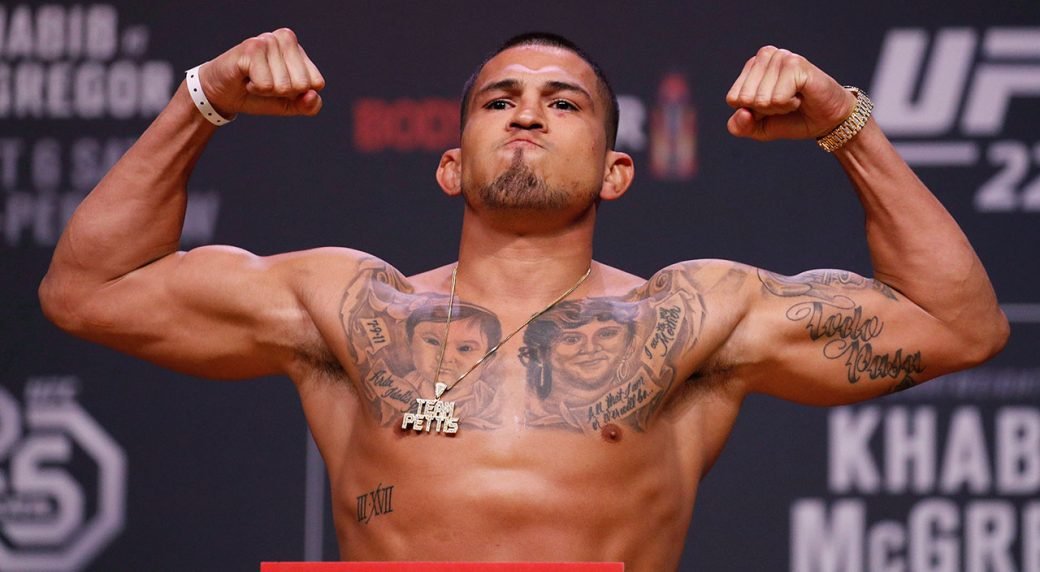 Anthony Pettis Flexes